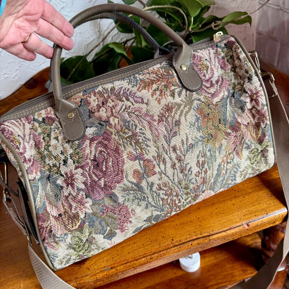 Vintage Floral Tapestry Jaguar Weekender Bag - Picture 6 of 11
